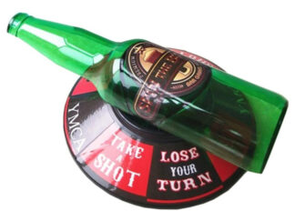 Botellita Juego De La Botella Fondo Blanco Shots Previa